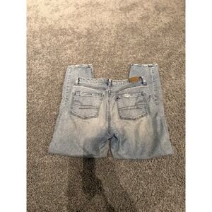 American Eagle Outfitters Women's Light Wash Distressed Mom Jeans Size 6‎